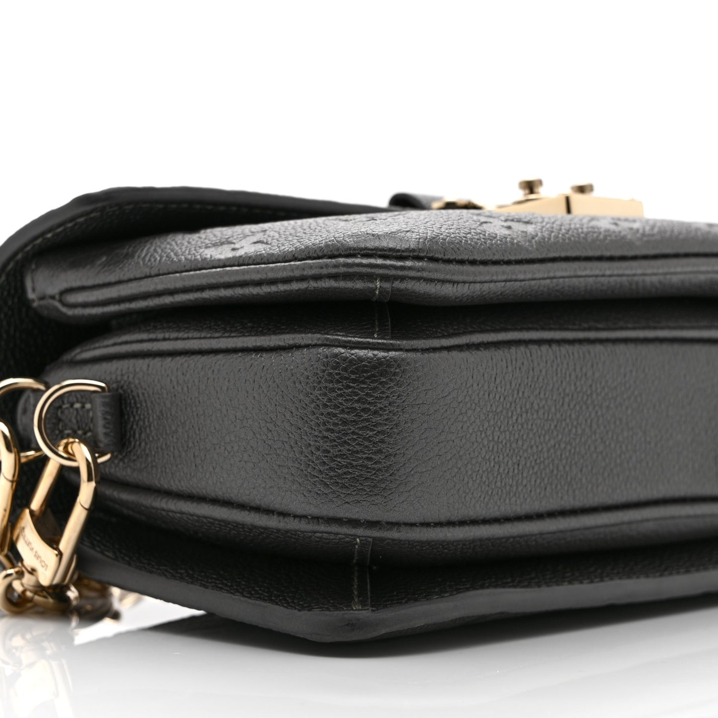 Shimmery Empreinte LV Ski Pochette Metis East West Gun Metal