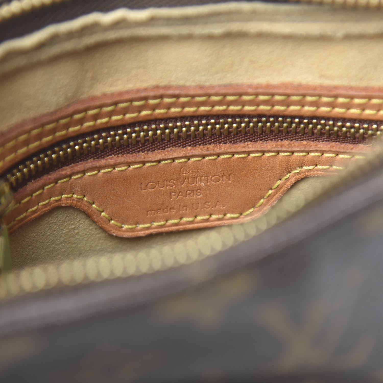 Louis Vuitton Monogram Looping MM 6 of 17