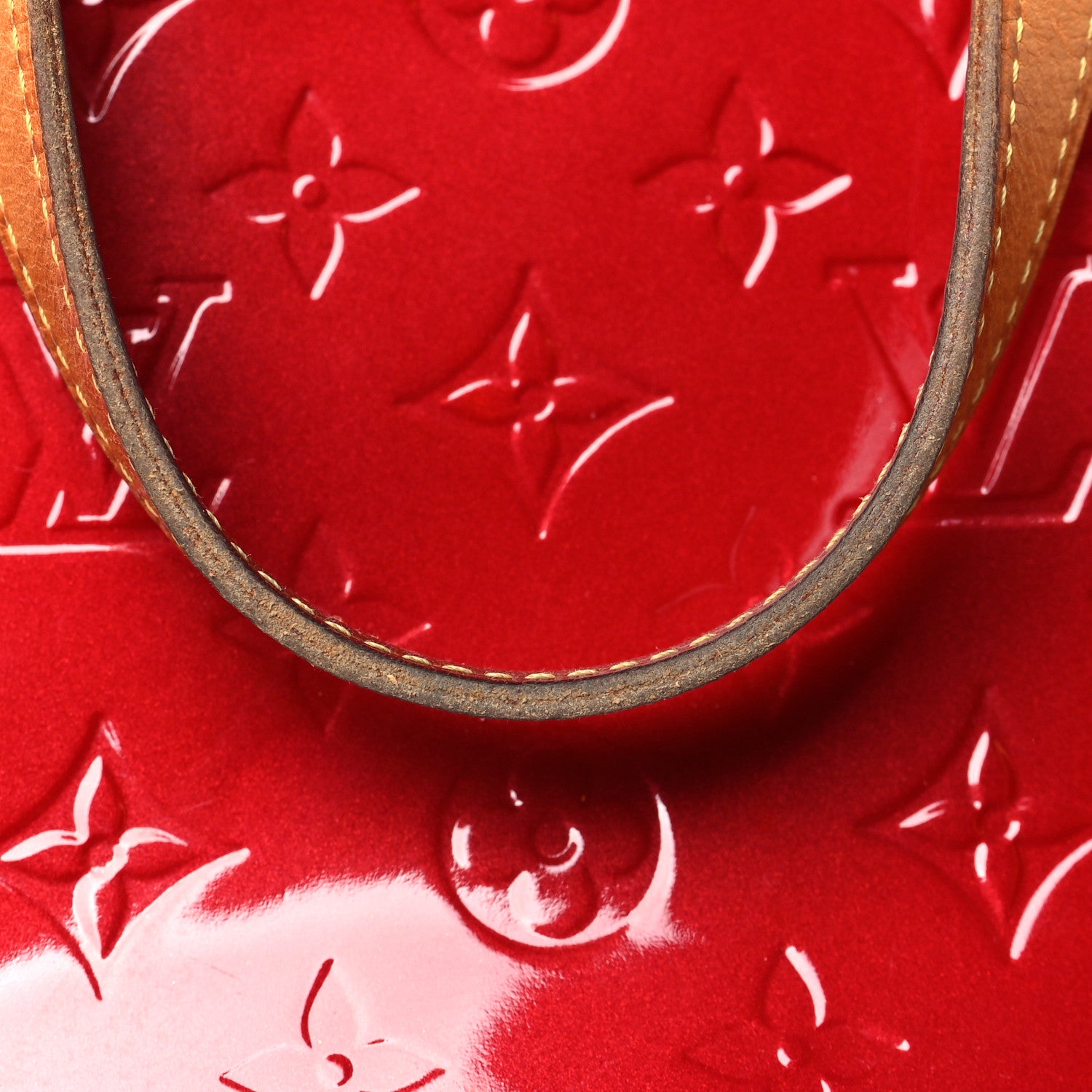 Louis Vuitton Vernis Bellevue PM Pomme D'Amour 11 of 12