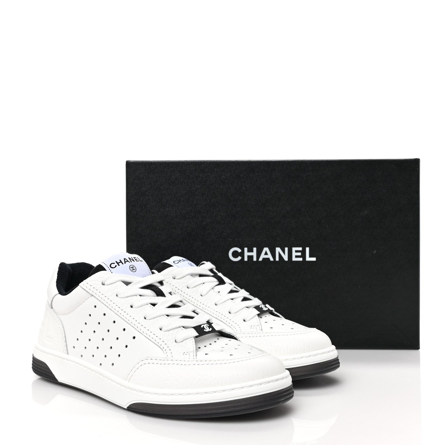 Grained Calfskin Fabric Womens Logo Sneakers 39 White Black