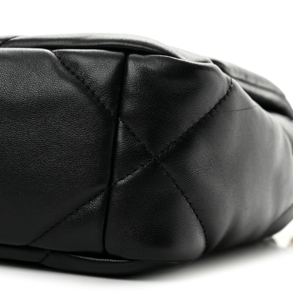 Lambskin Quilted Medium Chanel 19 Flap Black