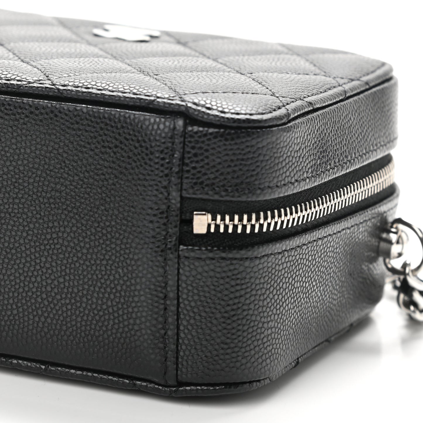 Caviar Quilted CC Vanity Case With Chain Black