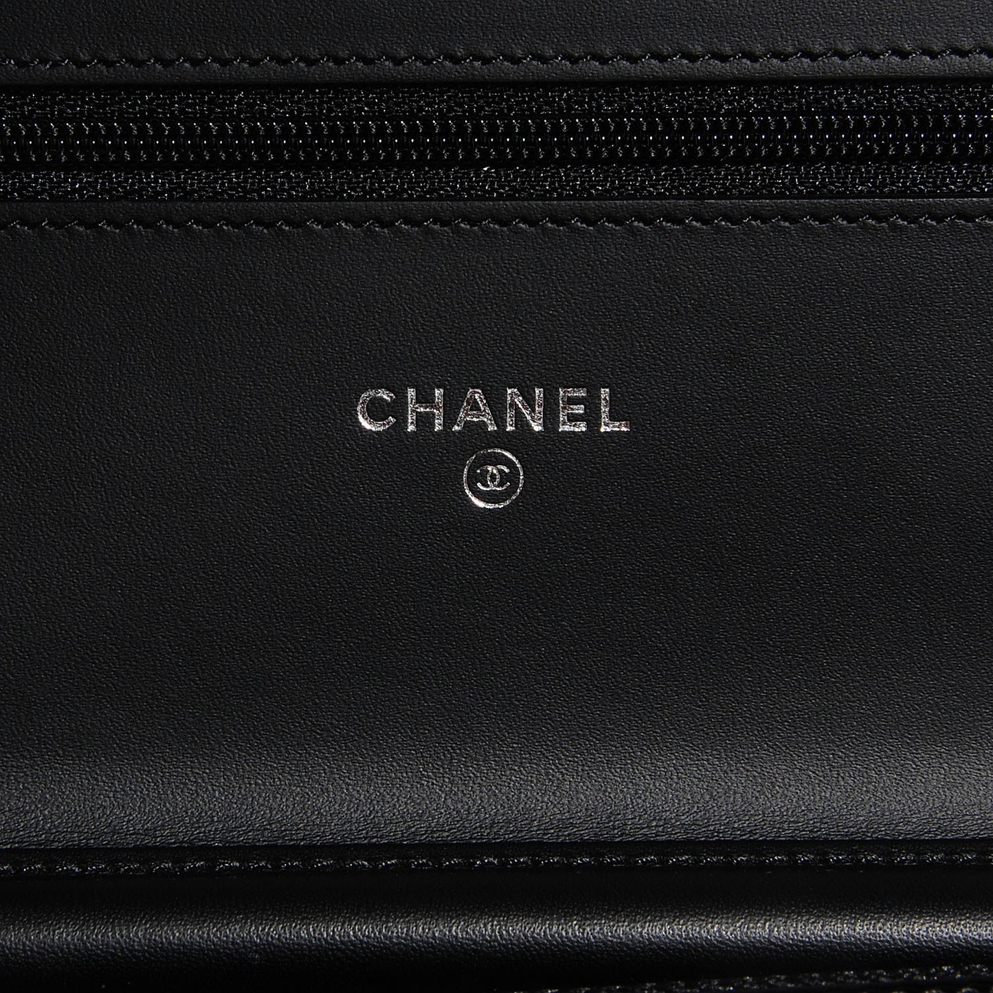 Patent Quilted Brilliant Wallet On Chain WOC Black