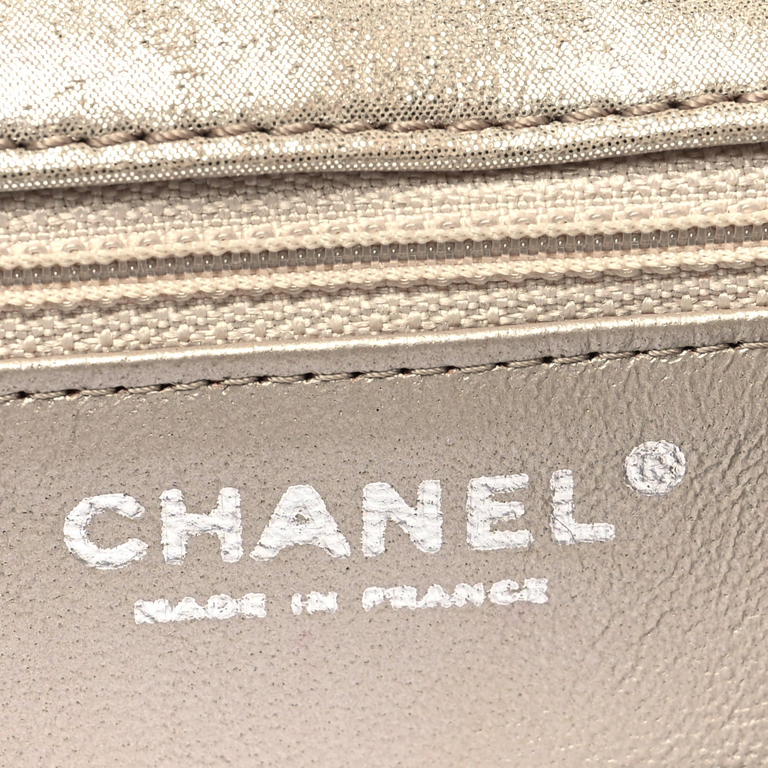 Chanel Iridescent Calfskin Quilted Large Roll 2.55 Reissue Clutch Light Gold 6 of 11