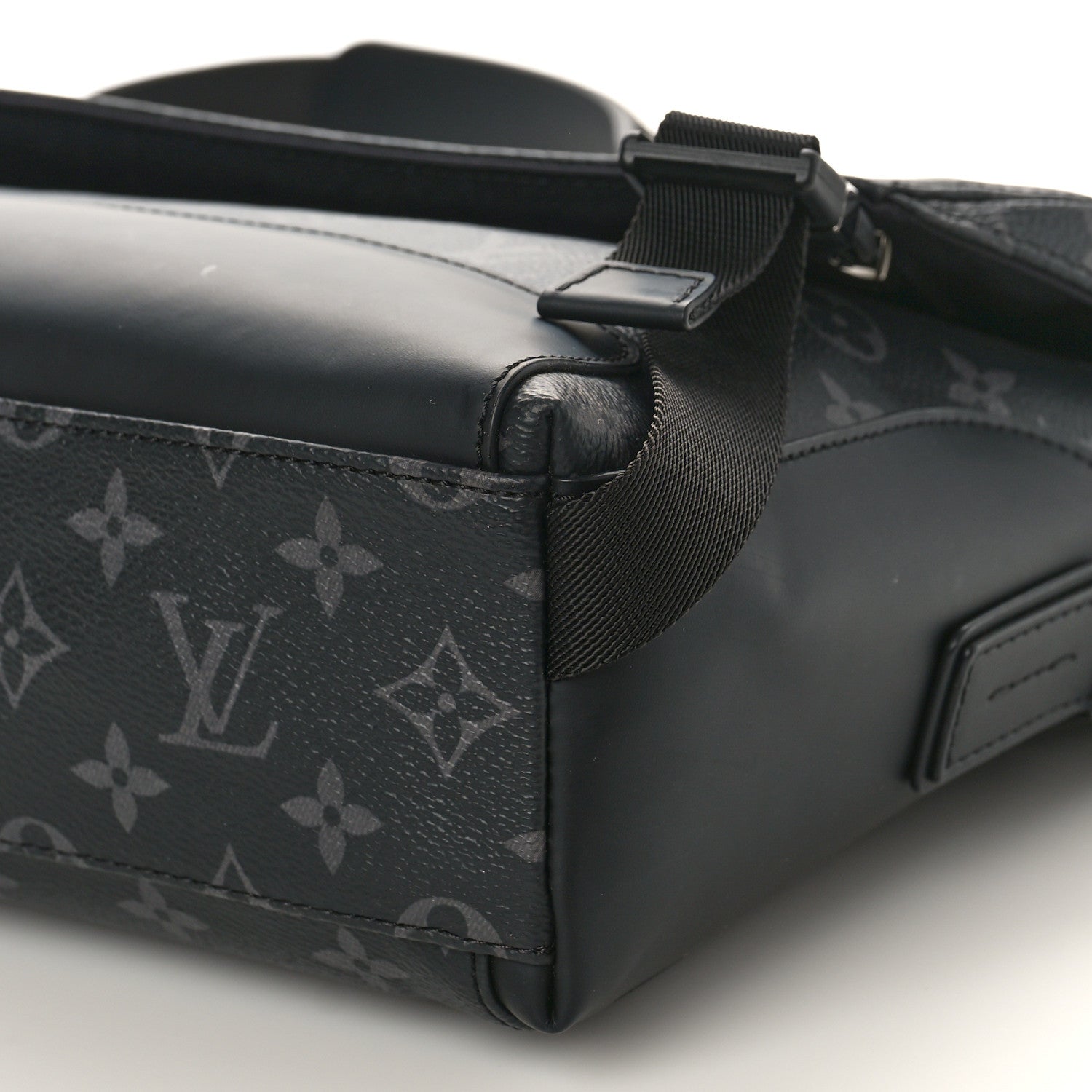 Louis Vuitton Monogram Eclipse Voyager Messenger MM 8 of 9