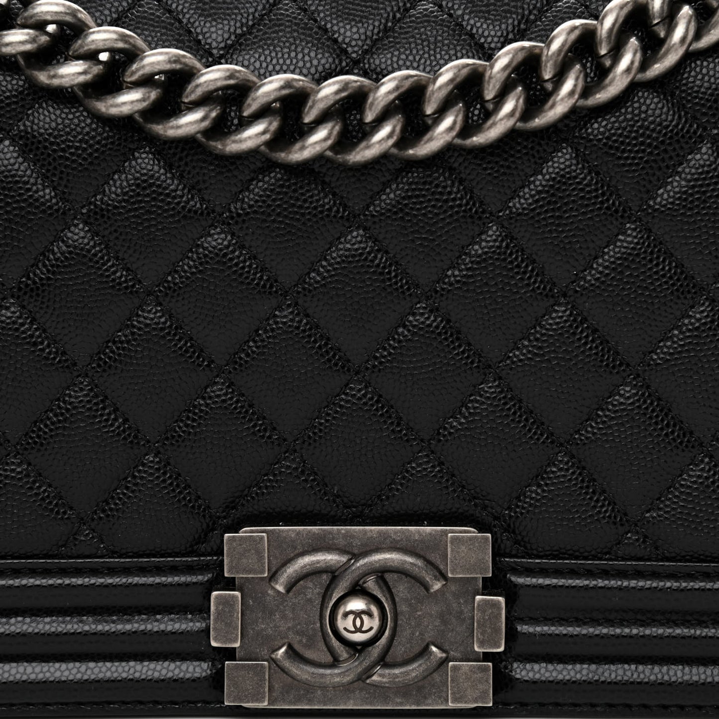 Caviar Quilted Medium Boy Flap Black