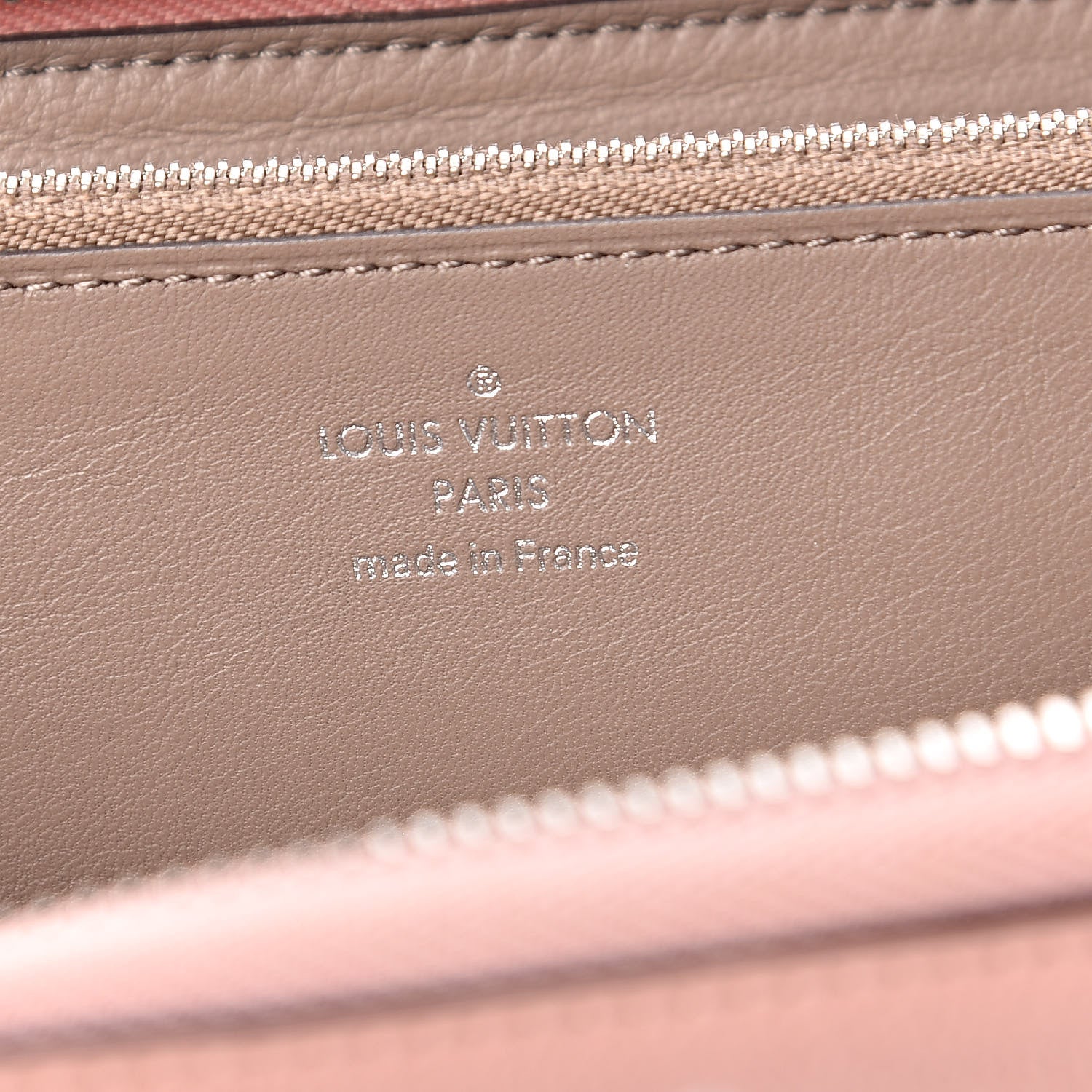 Louis Vuitton Veau Cachemire Comete Wallet Magnolia 6 of 7