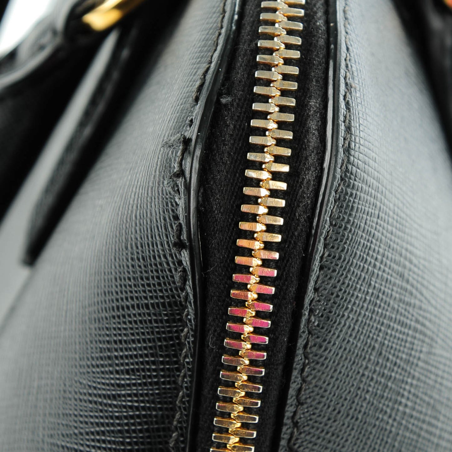 Saffiano Lux Medium Promenade Tote Black