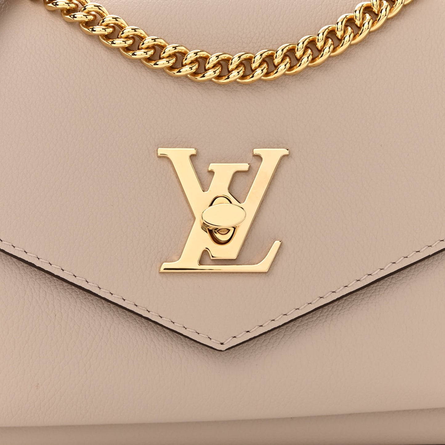 Soft Calfskin Mylockme Chain Bag BB Greige