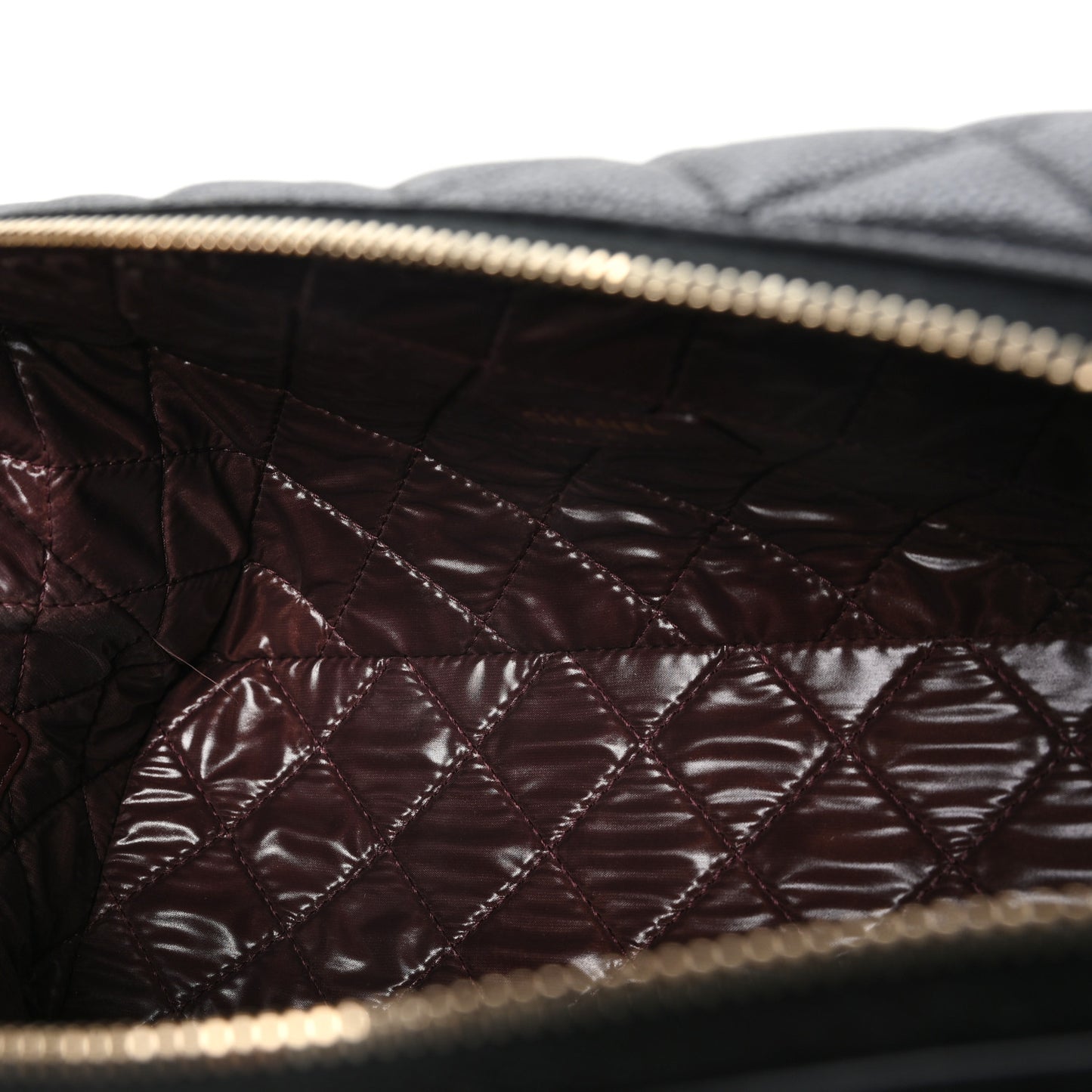 Caviar Quilted Toiletry Case With Chain Black