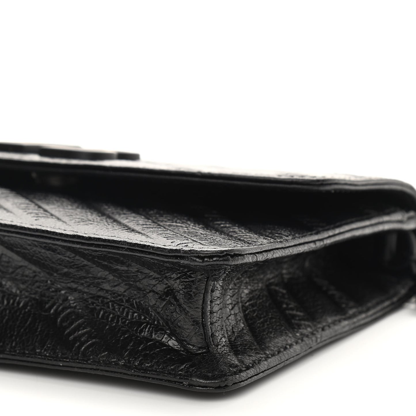 Shiny Goatskin Logo Embossed Monochrome BB Wallet On Chain Black