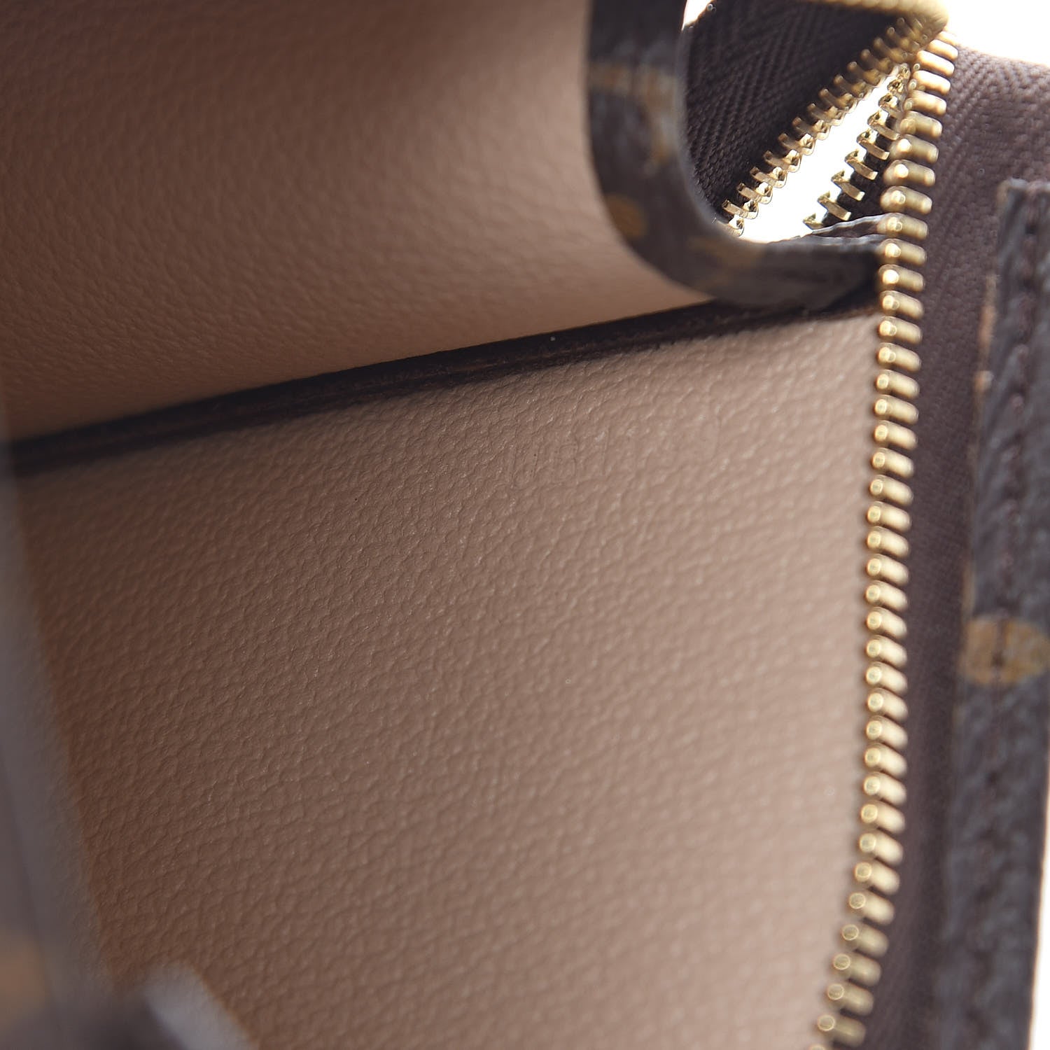 Louis Vuitton Monogram Toiletry Pouch 19 7 of 9