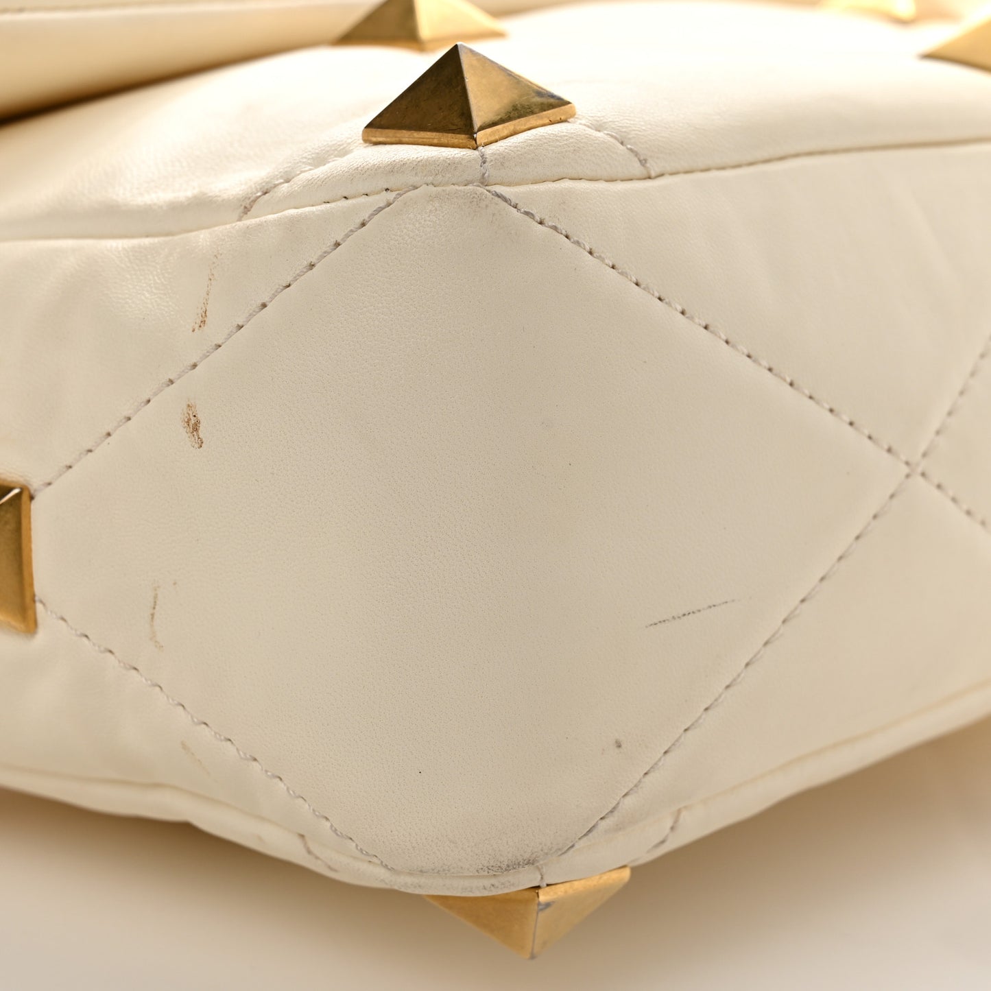 Nappa Large Roman Stud Shoulder Bag Ivory