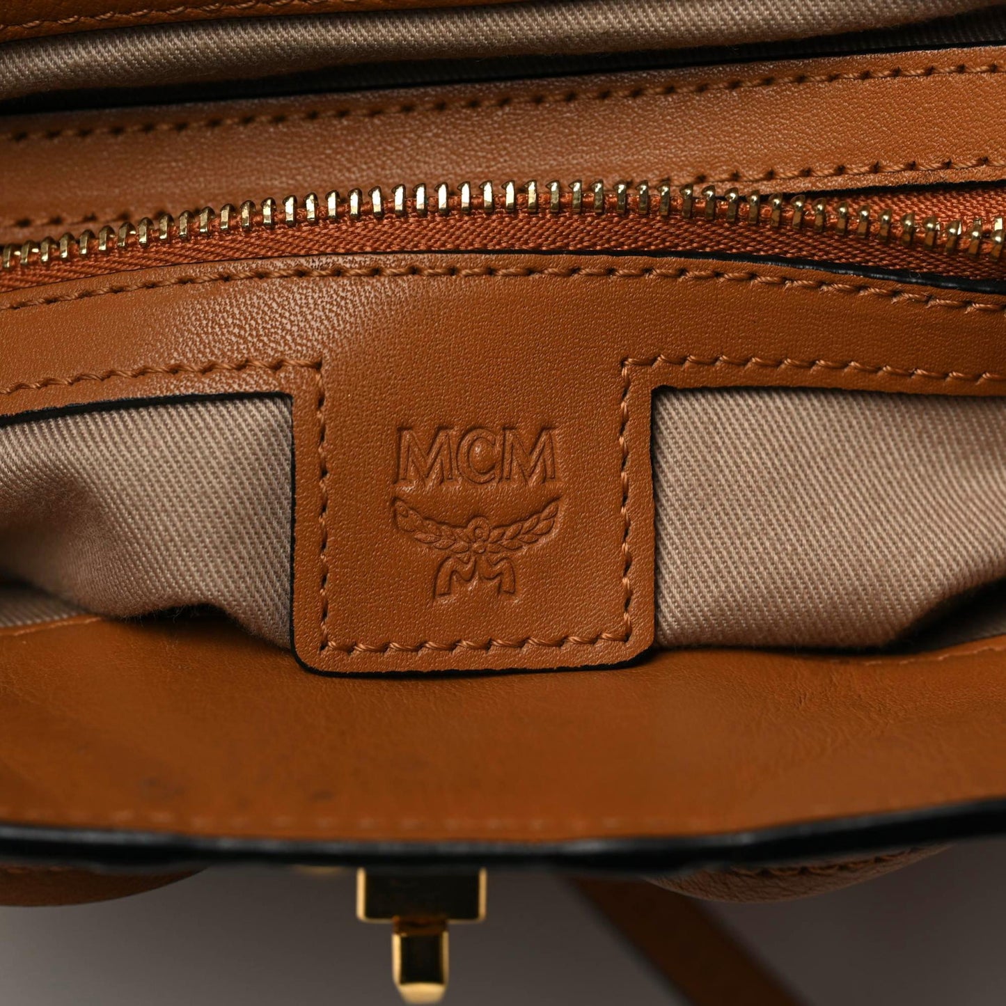 Visetos Small Essential Backpack Cognac