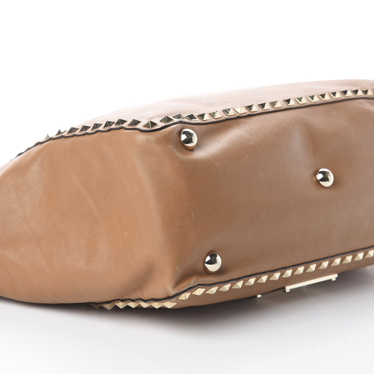 Vitello Medium Rockstud Tote Camel