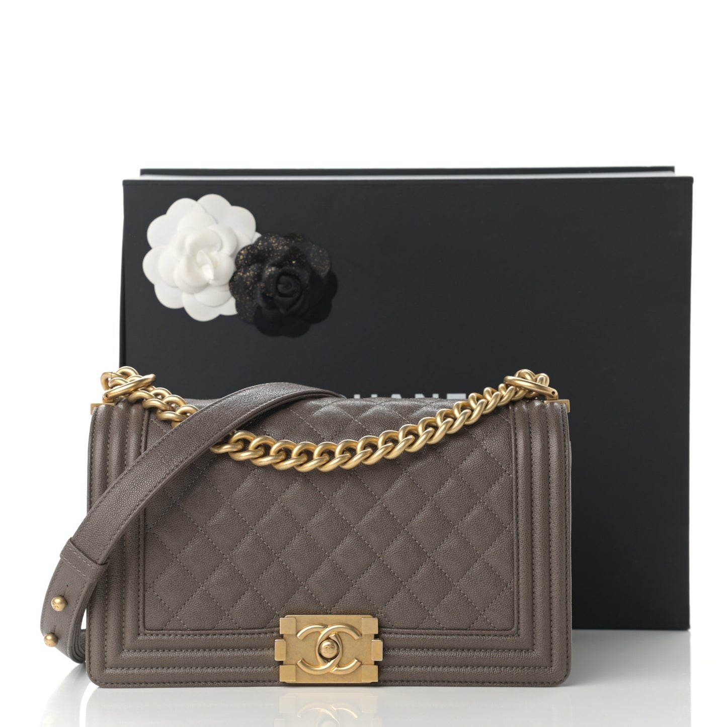 Caviar Quilted Medium Boy Flap Khaki