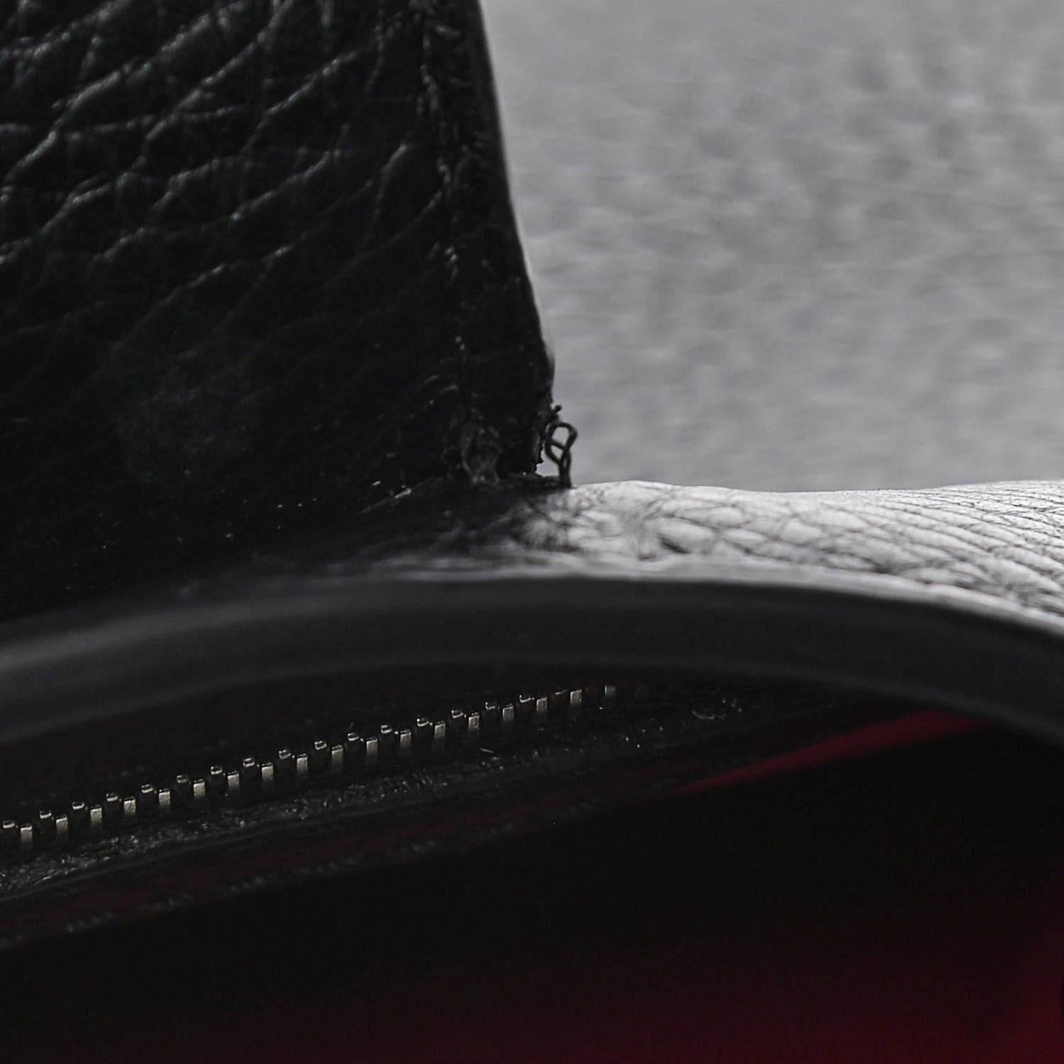 Louis Vuitton Taurillon Capucines Black 10 of 17
