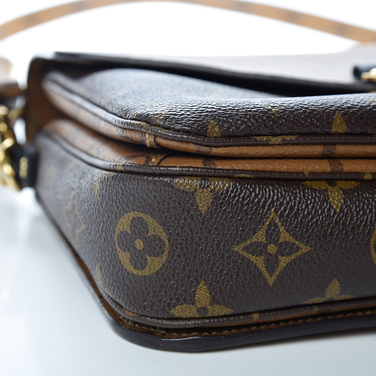 Reverse Monogram Pochette Metis