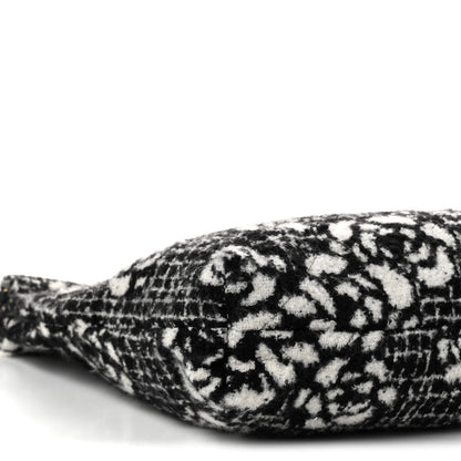 Chanel Cashmere Quilted Camellia Chanel 22 Black White 9 of 10