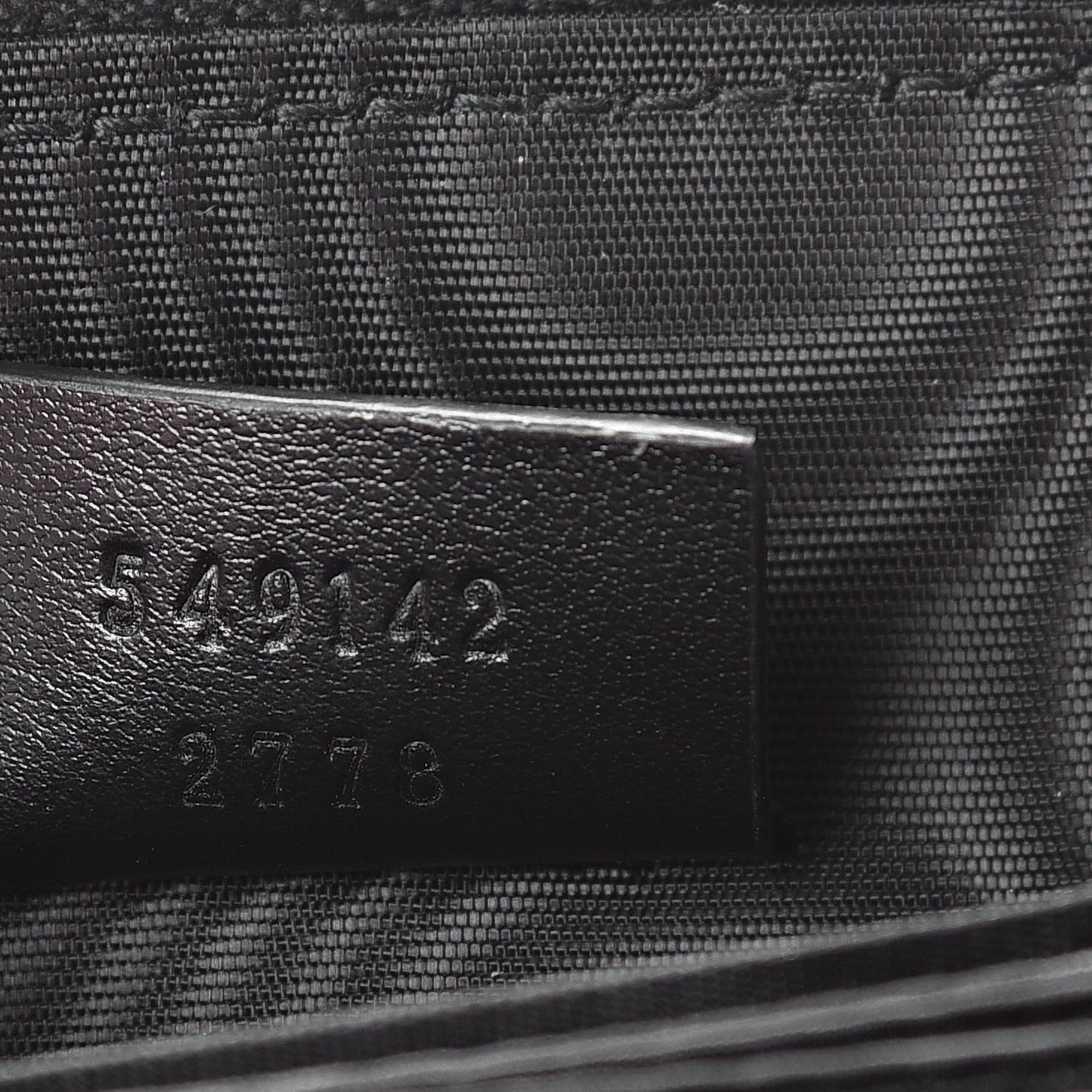 Calfskin Matelasse GG Marmont Zip Around Card Case Black