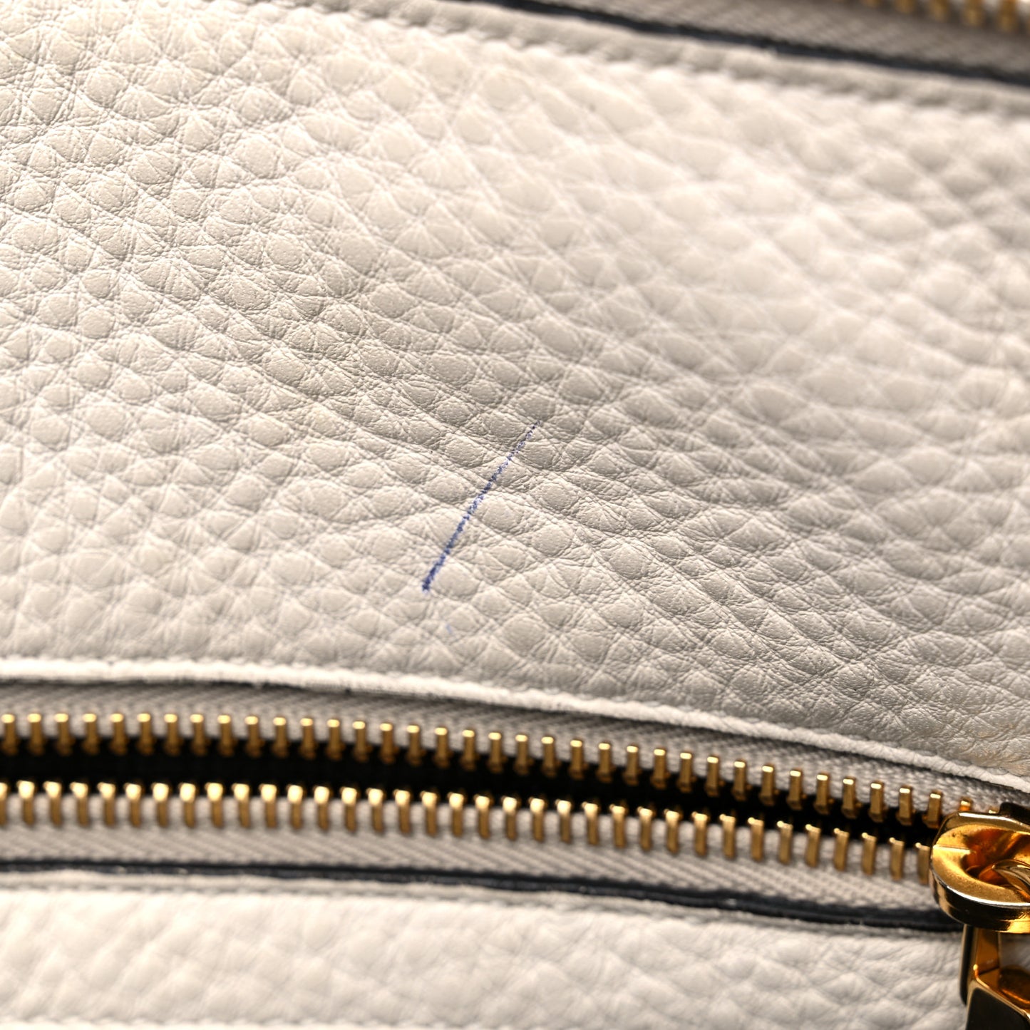 Vitello Daino Shoulder Bag White