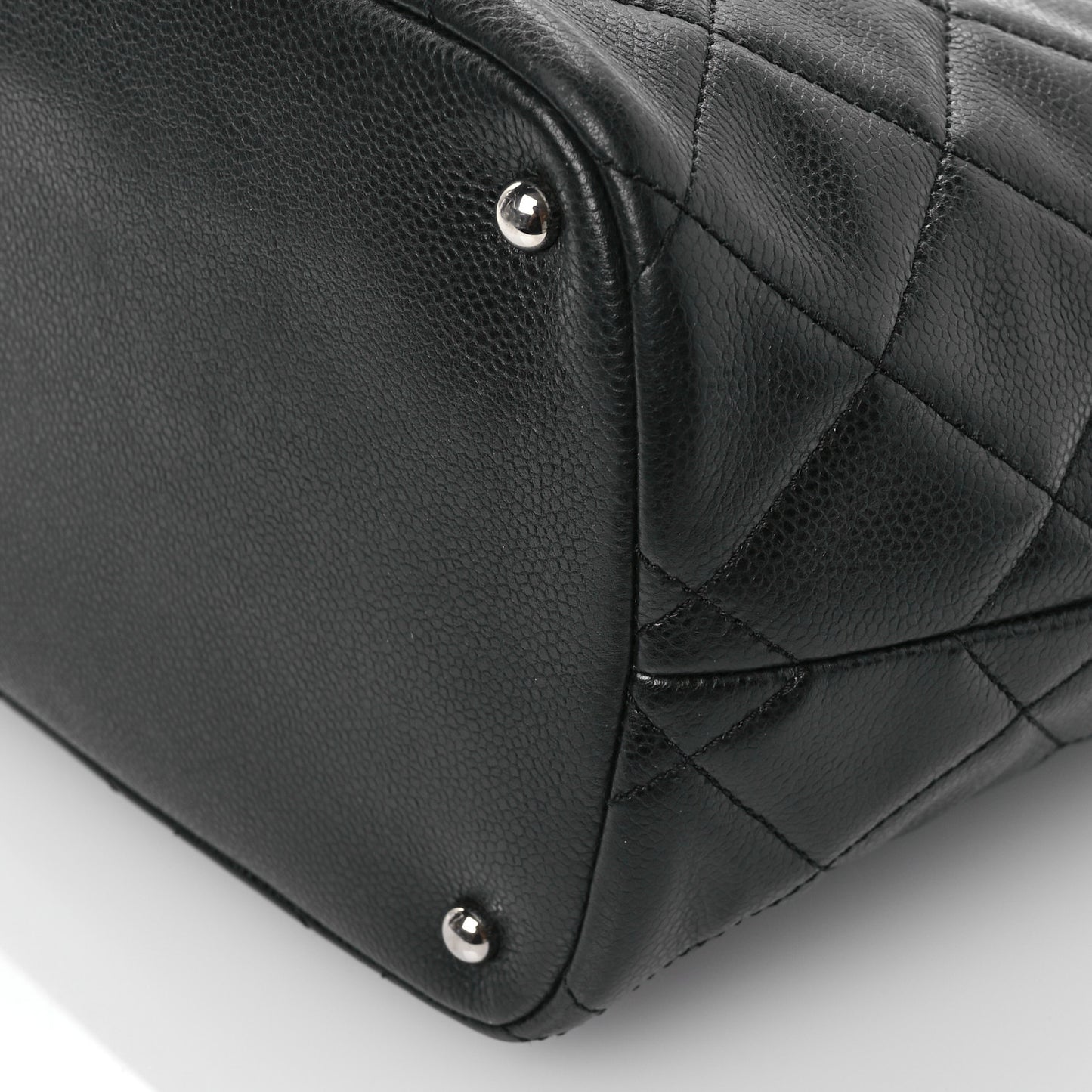 Caviar Quilted CC Timeless Soft Tote Black