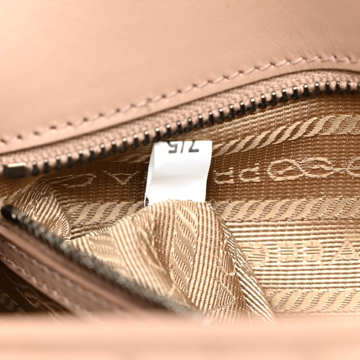 Soft Calfskin Impunture Diagramme Medium Chain Flap Shoulder Bag Cipria