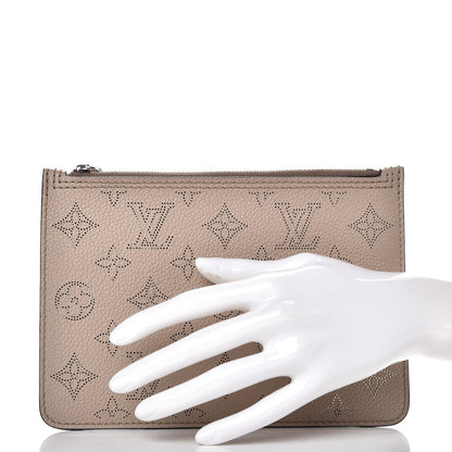 Louis Vuitton Mahina Girolata Zipped Pocket Galet 2 of 5