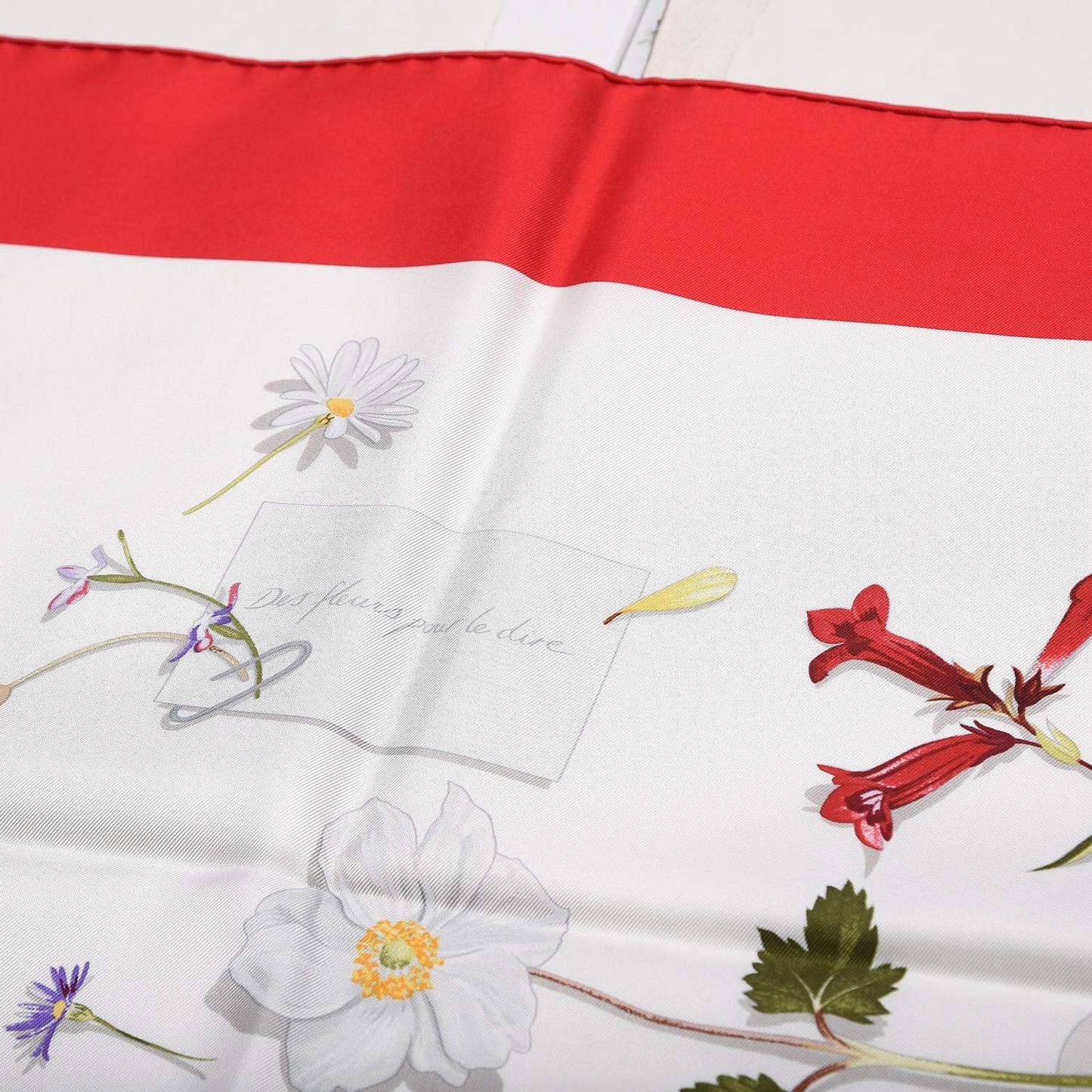 Silk Des Fleurs Pour Le Dire Scarf 90