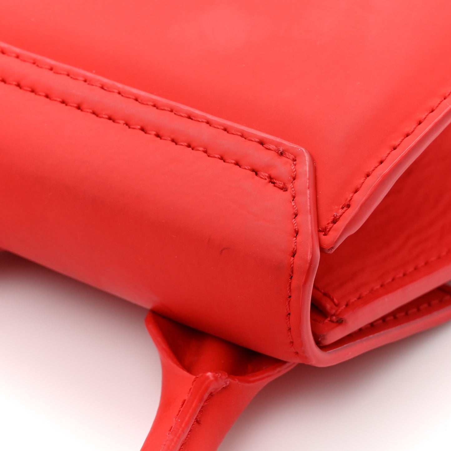 Rubberized Calfskin Le Chiquito Moyen Red