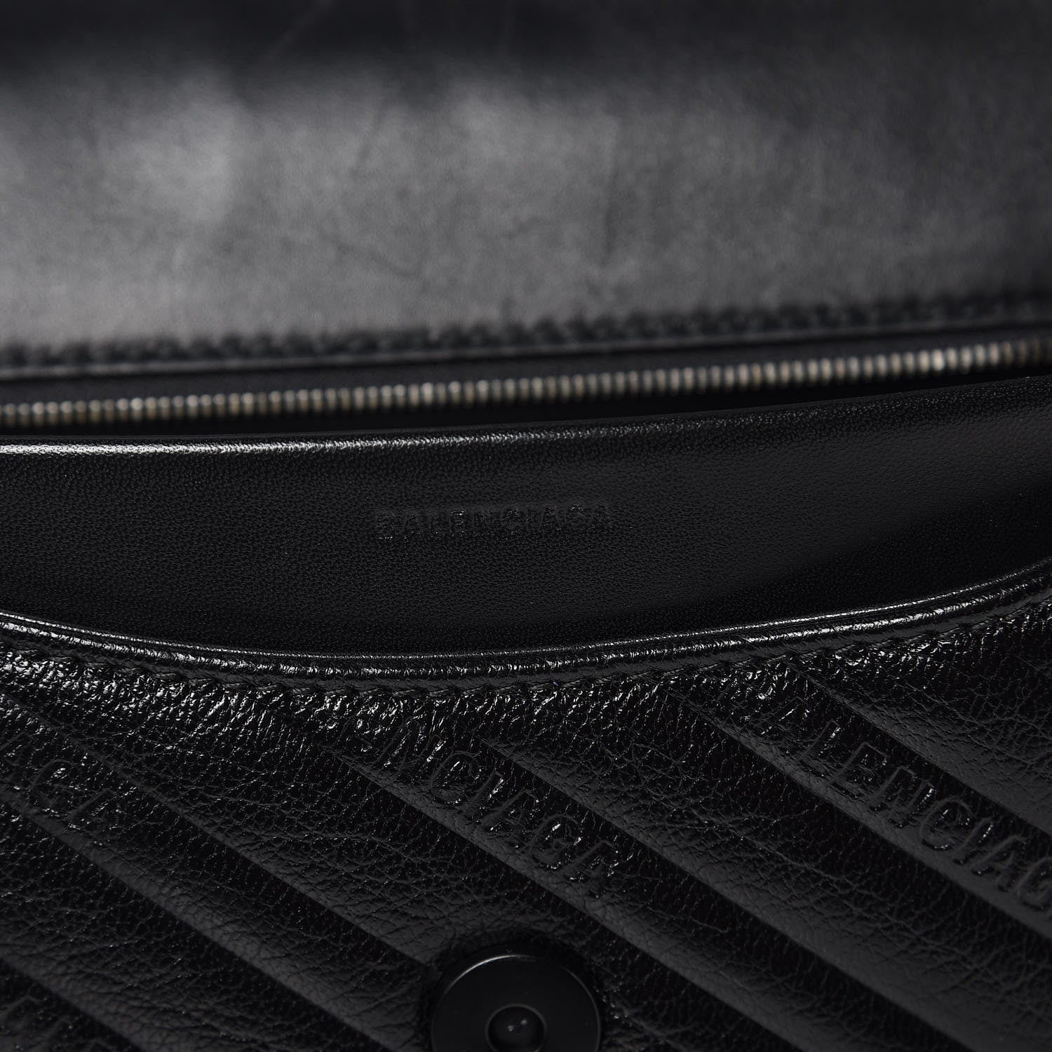 Balenciaga Shiny Goatksin Logo Embossed Monochrome M BB Round Shoulder Bag Black 6 of 14