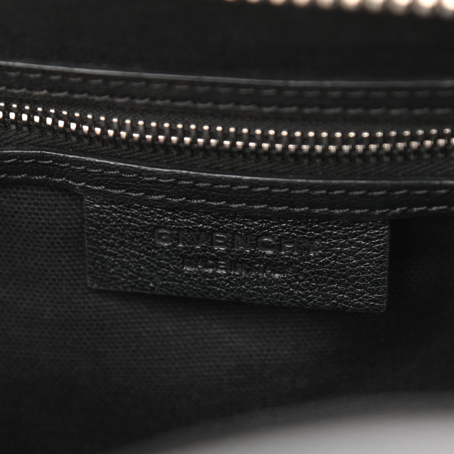 Sugar Goatskin Medium Antigona Black