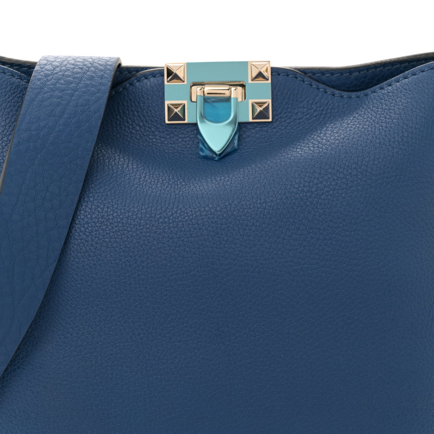 Pebbled Calfskin Small Rockstud Flip-Lock Messenger Bag Blu Delft
