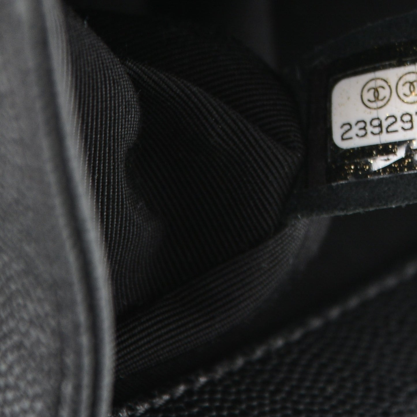 Caviar Quilted Medium Boy Flap Black