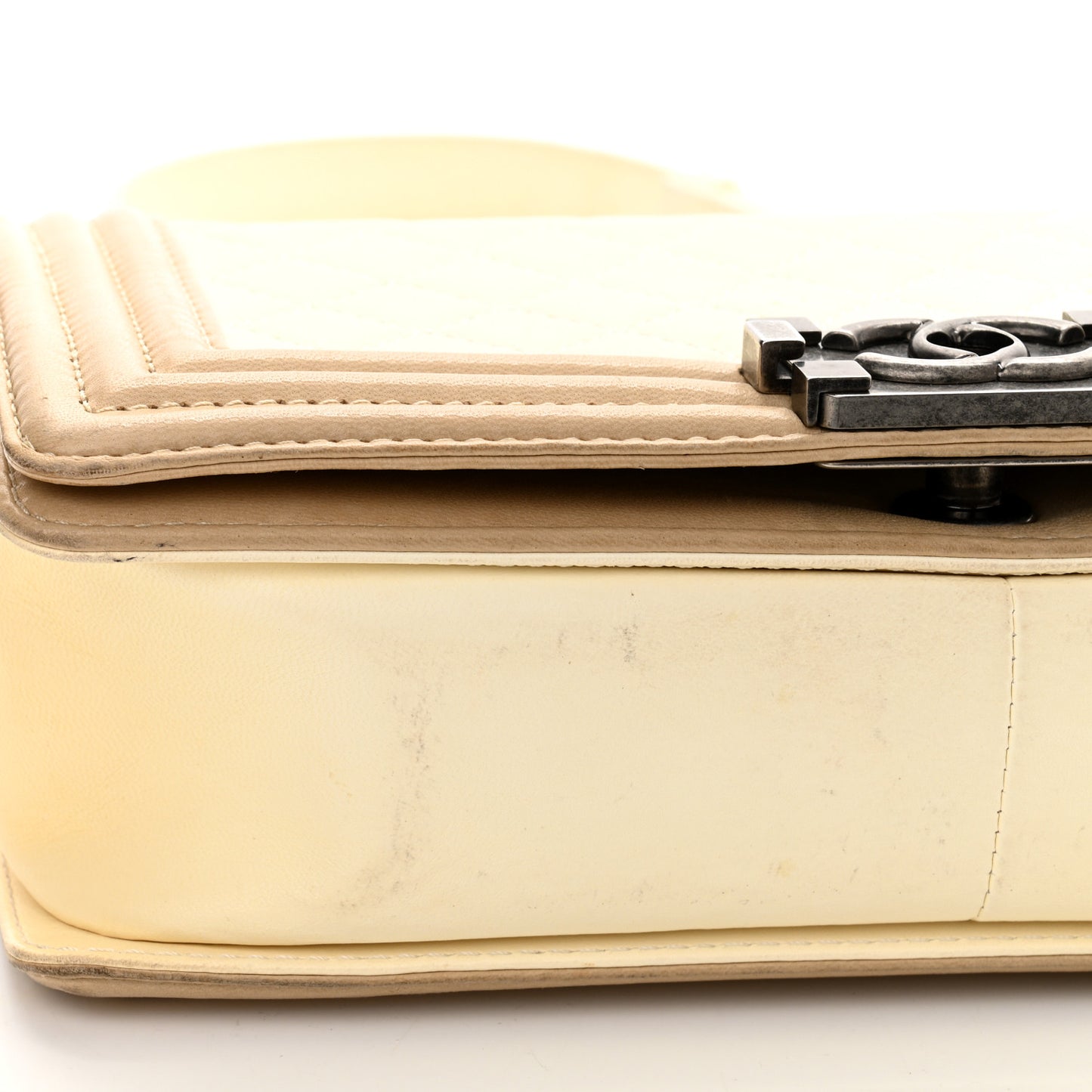 Lambskin Quilted Medium Boy Flap Ivory Havana Beige