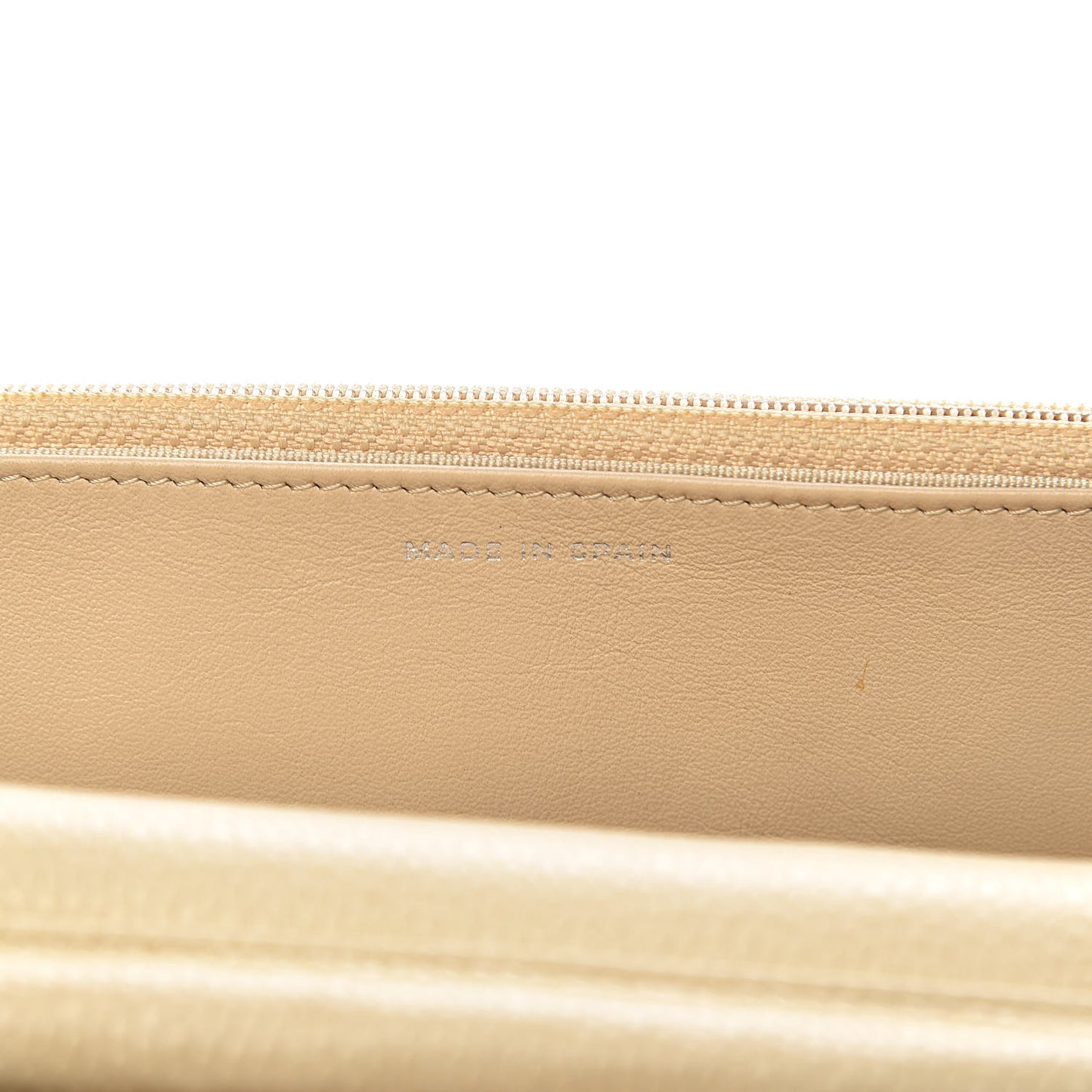 Caviar Quilted Wallet On Chain WOC Light Beige