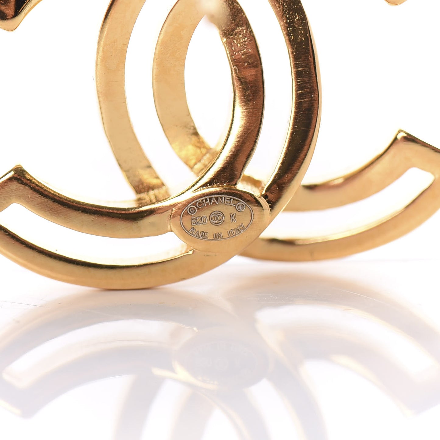 Metal Obazine CC Earrings Gold