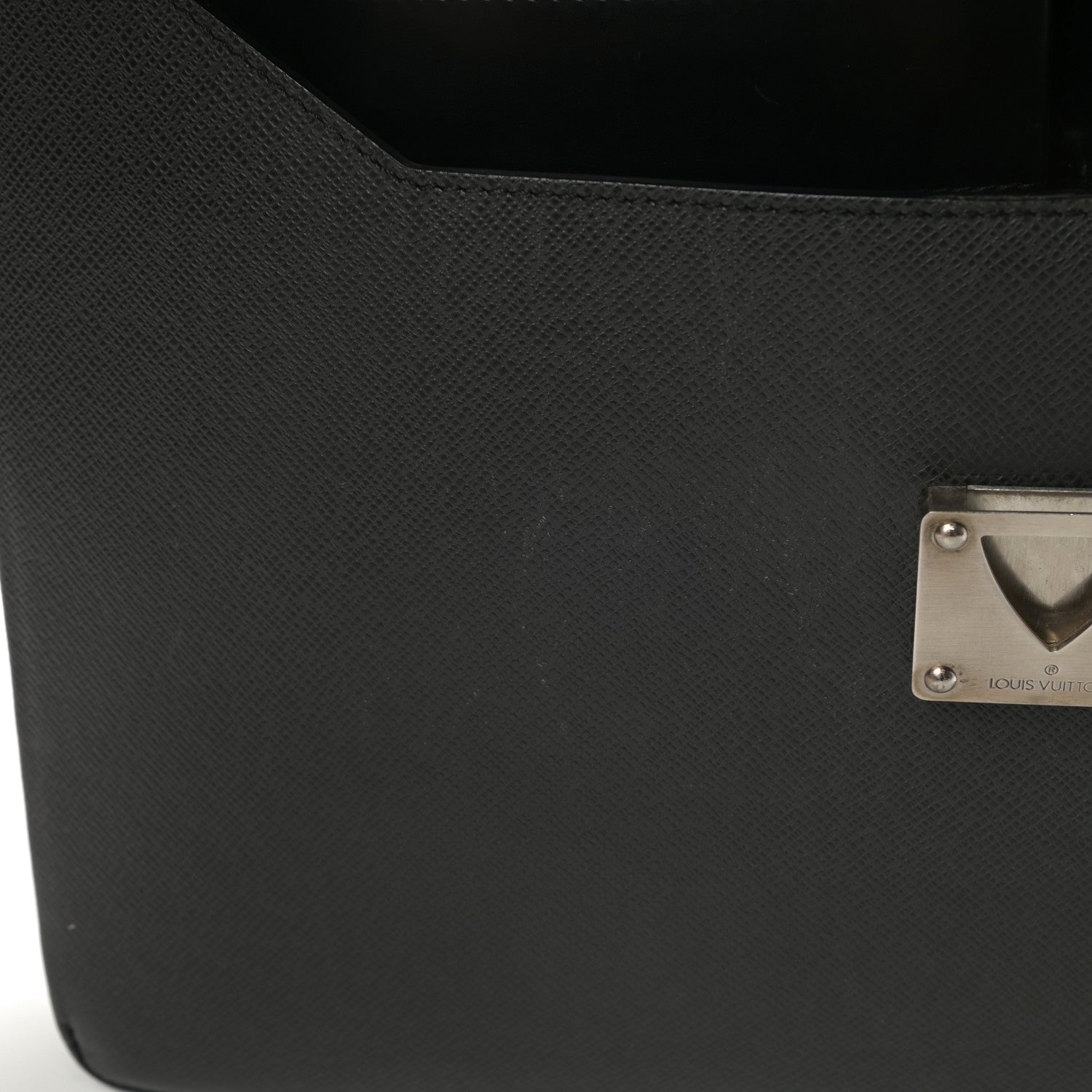 Louis Vuitton Taiga Neo Robusto 2 Compartment Briefcase Black 13 of 15