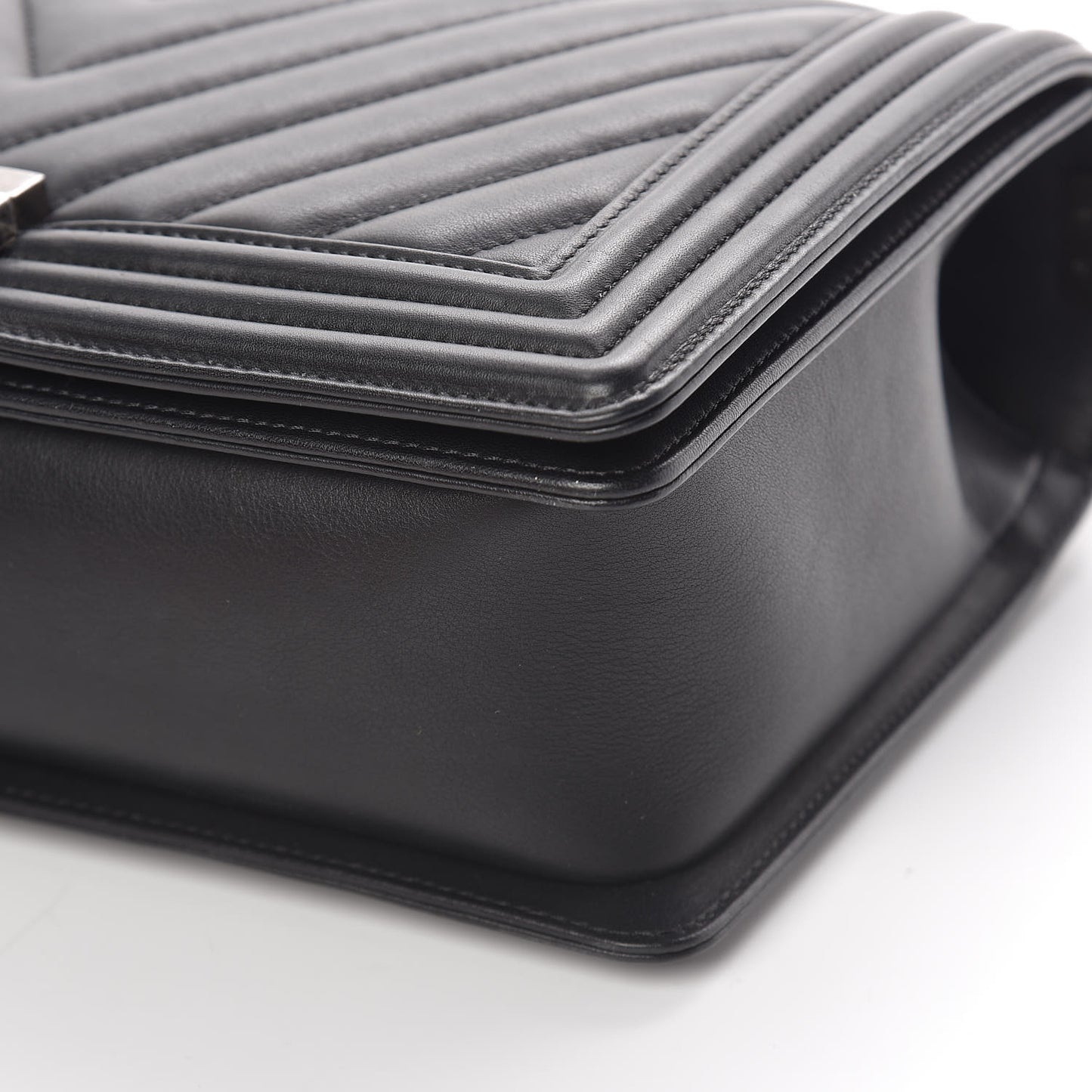 Calfskin Chevron Quilted New Medium Boy Flap Black