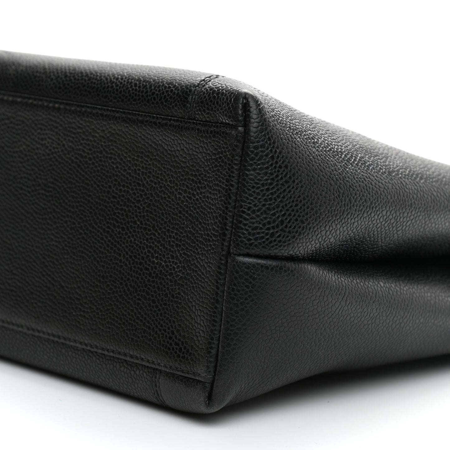 Caviar Shoulder Bag Black
