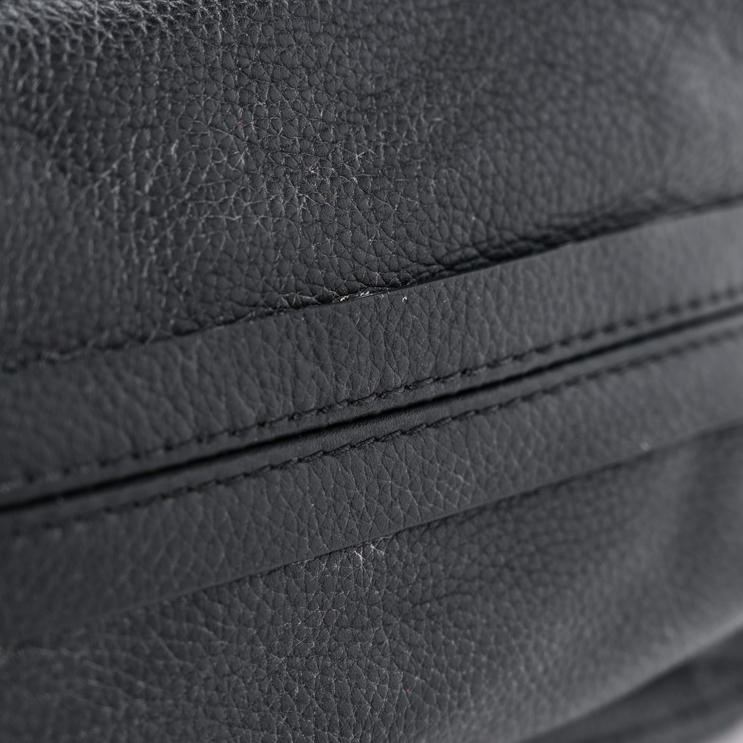 Calfskin Medium Paraty Black
