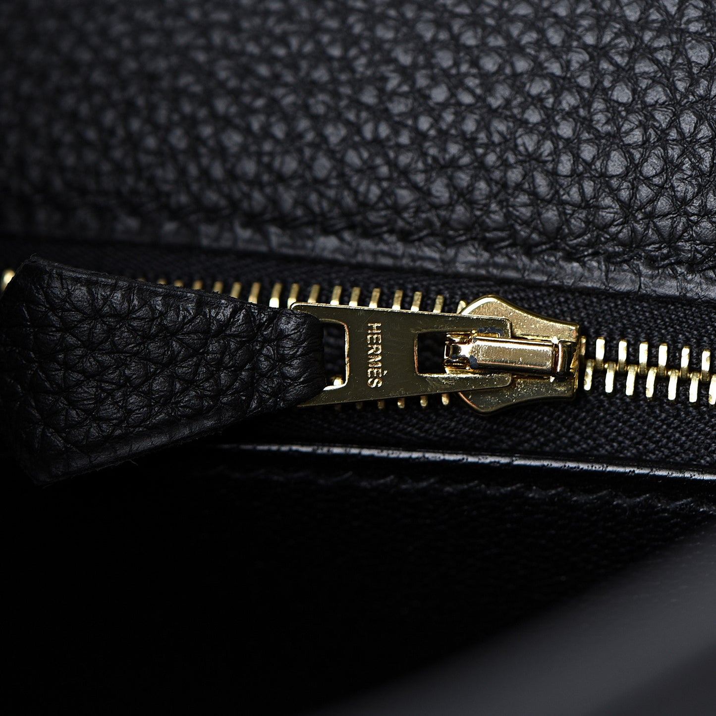 Togo Matte Alligator Kelly Retourne Touch 28 Black