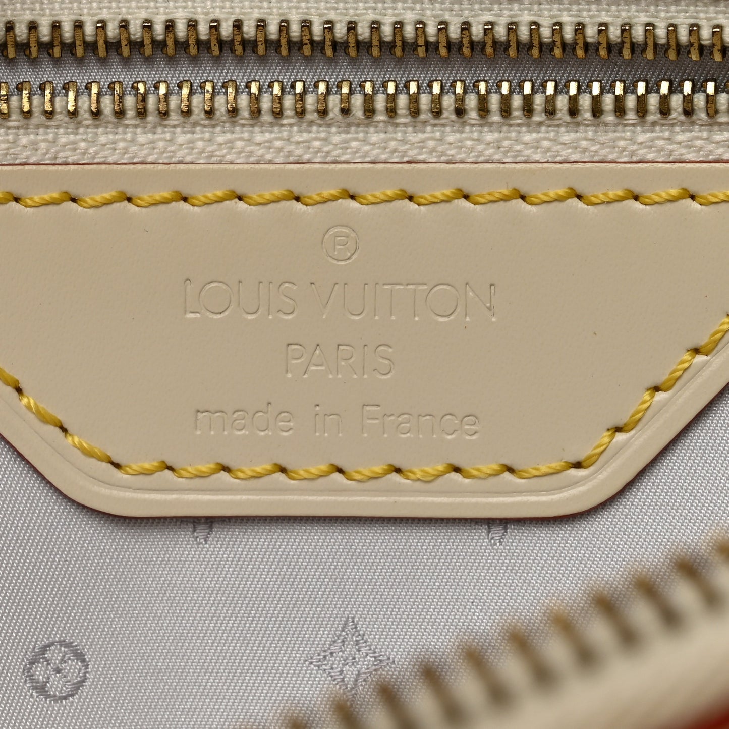 Suhali Lockit Clutch White