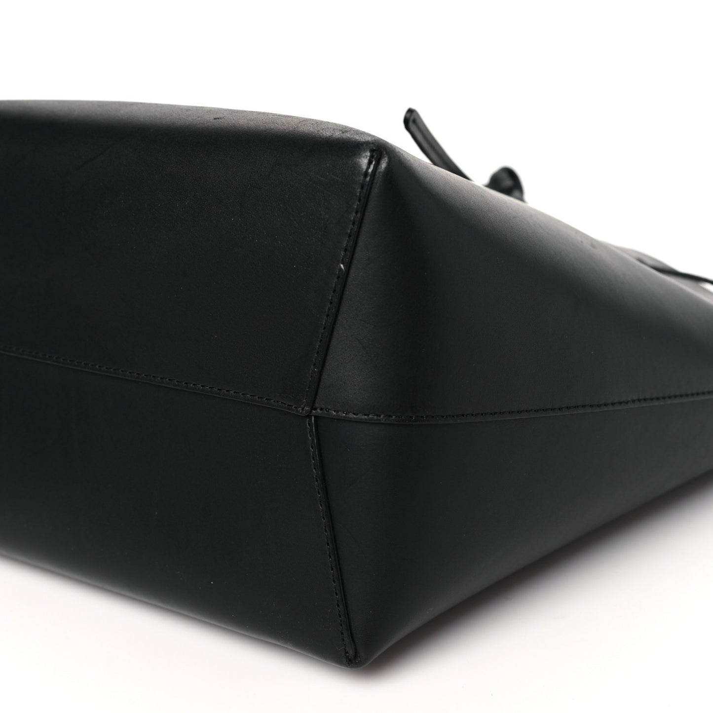 Vegetable Tanned Calfskin Bucket Bag Black Royal