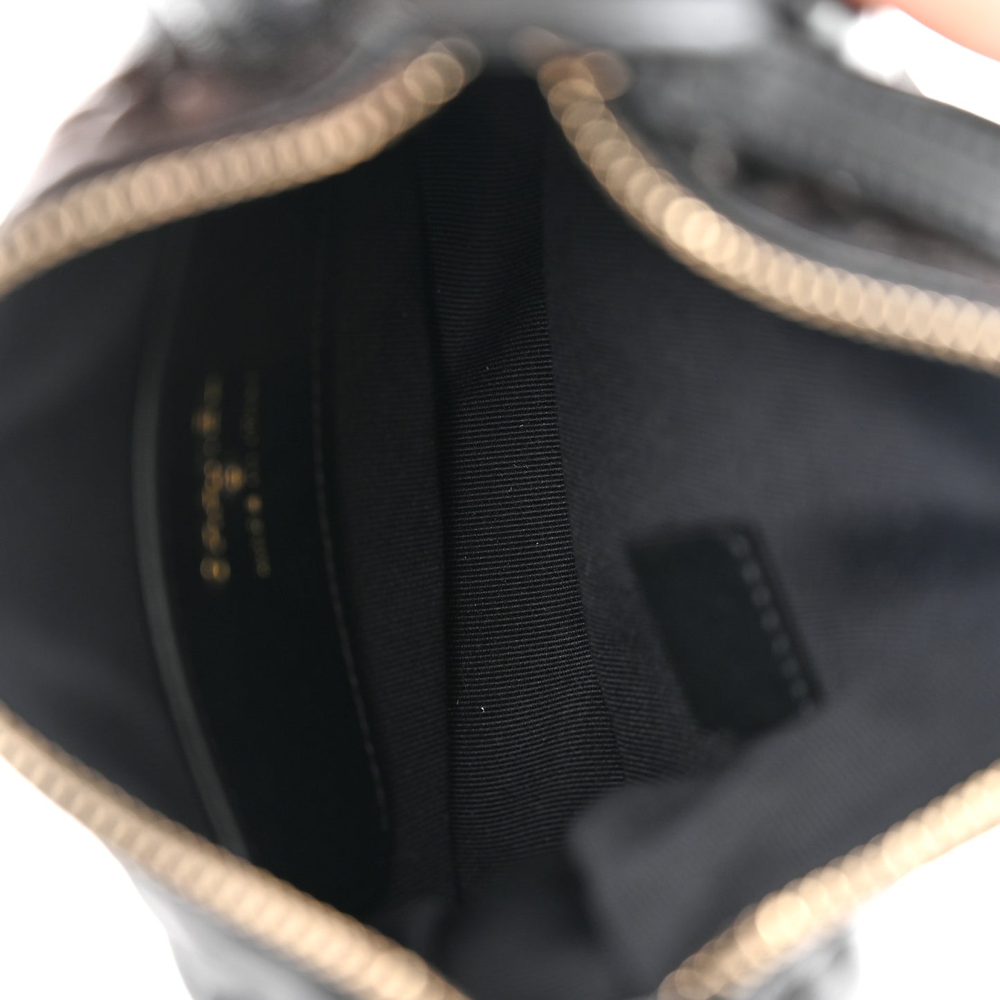 Quilted Chain Around Pouch Black