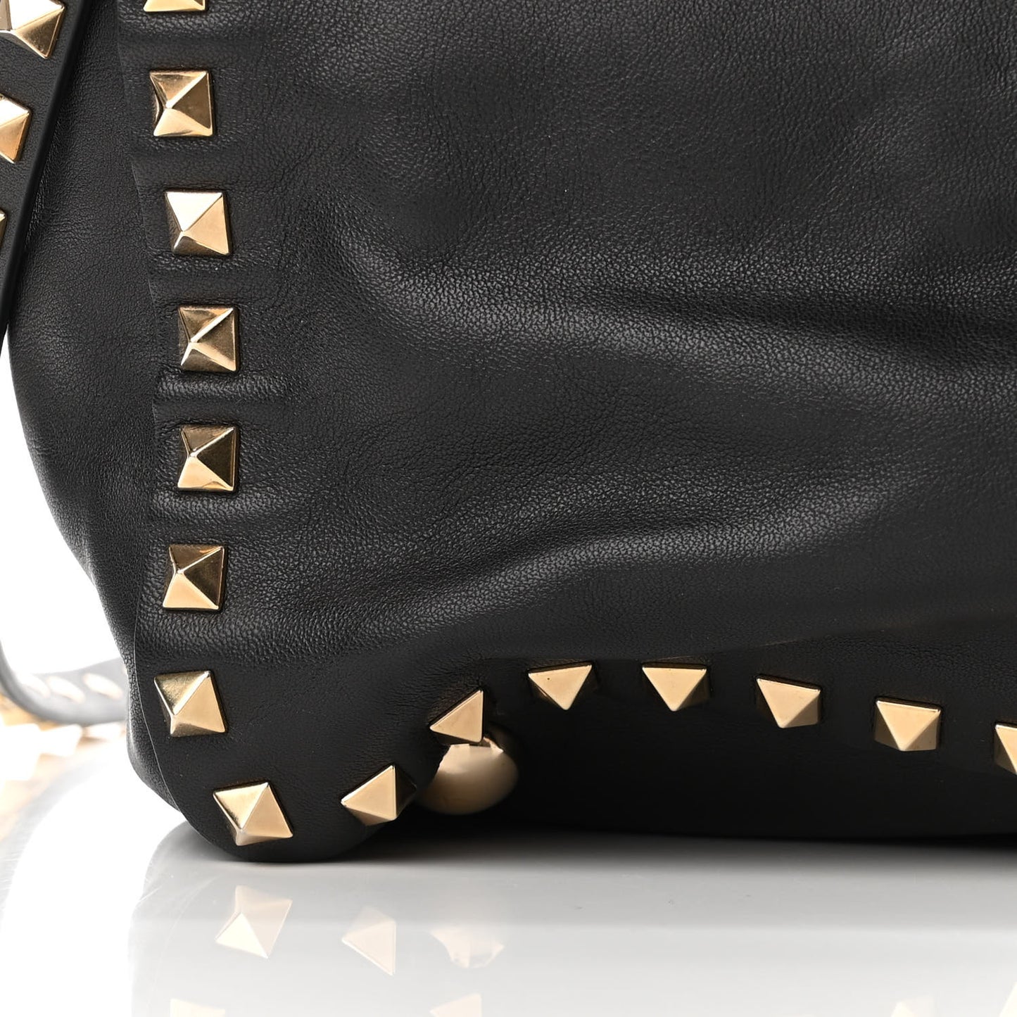 Vitello Medium Rockstud Tote Black