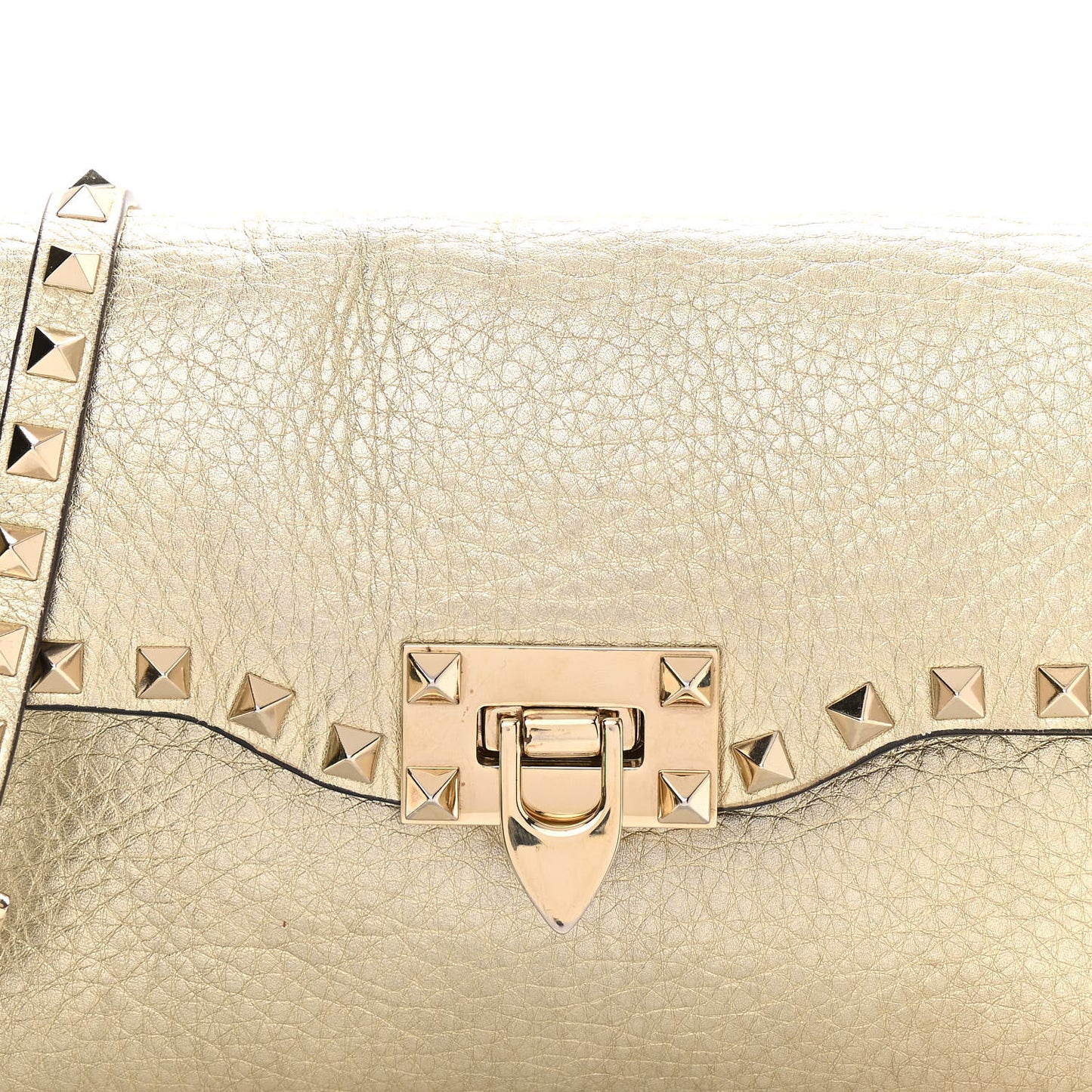 Metallic Pebbled Calfskin Medium Rockstud Flip Lock Crossbody Bag Platino