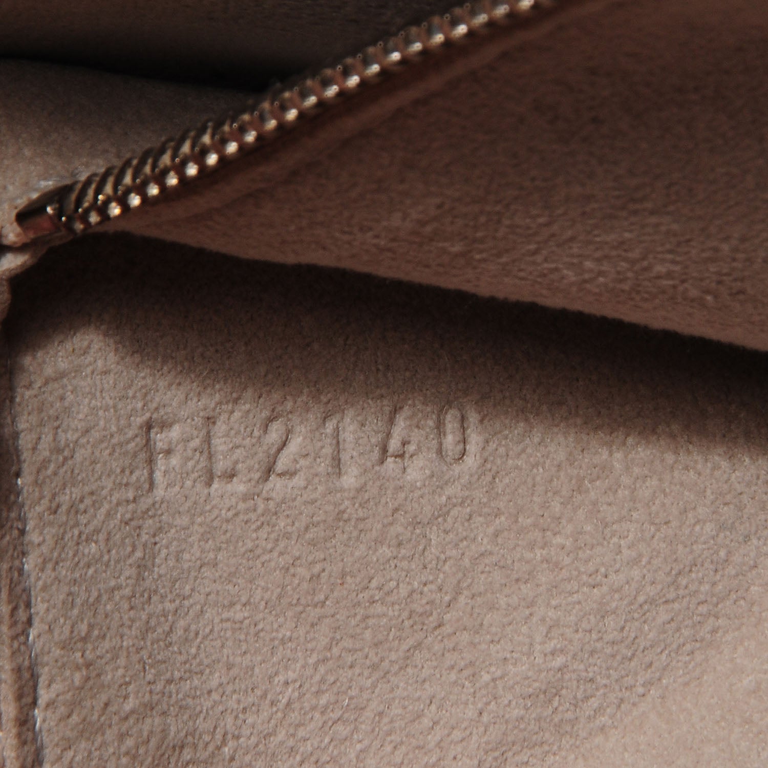 Louis Vuitton Epi Pont-Neuf GM Ivory Ivory 7 of 7