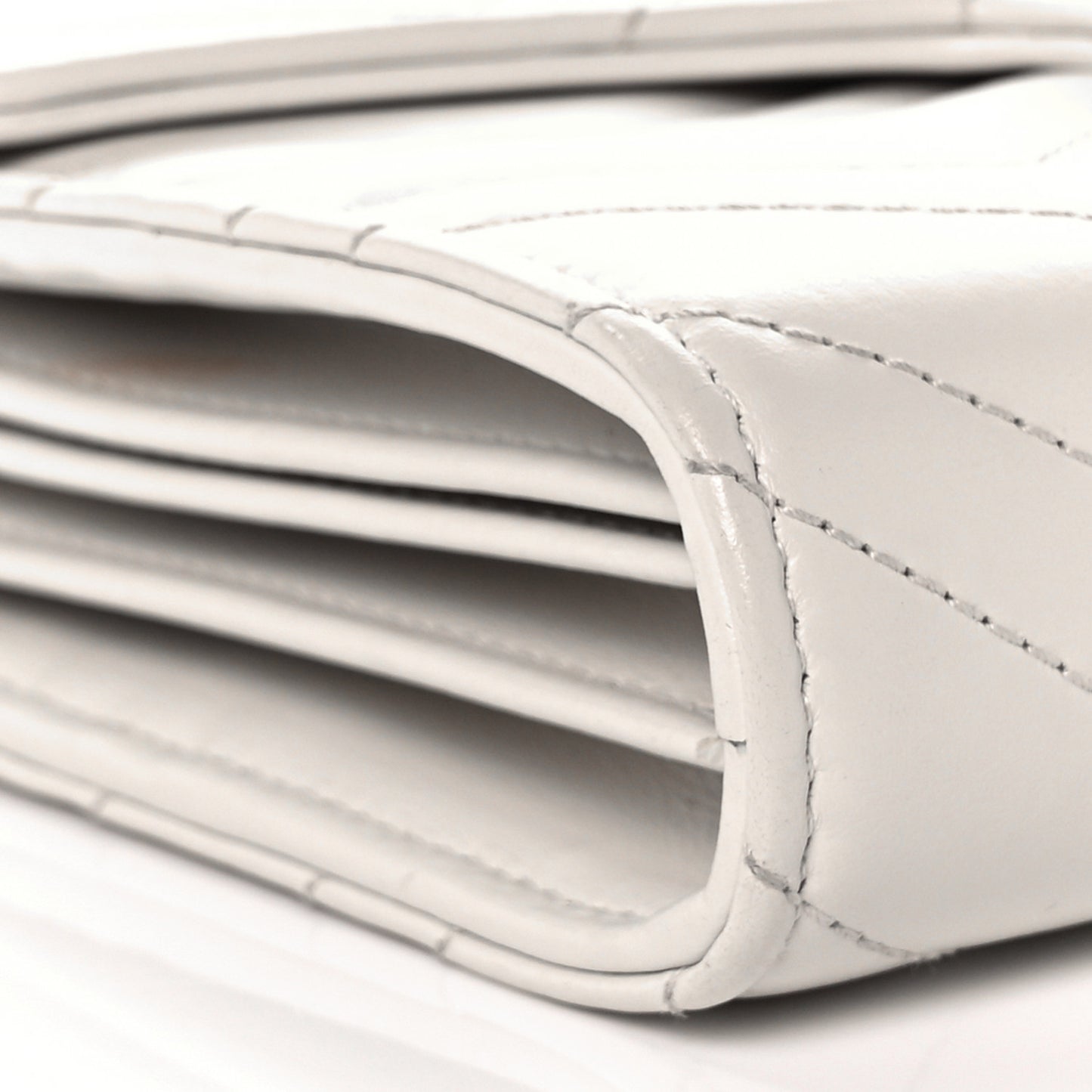 Calfskin Matelasse GG Marmont Chain Wallet Mystic White