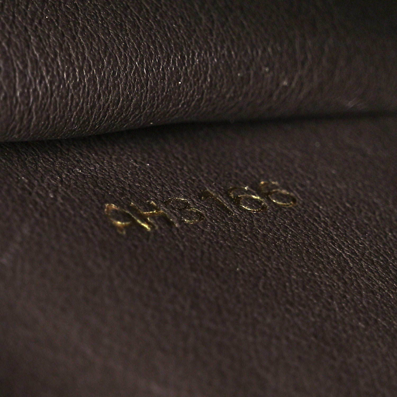 Louis Vuitton Taurillon Capucines PM Galet 7 of 14